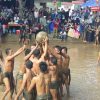 Tưng bừng lễ hội vật cầu nước ở Bắc Giang