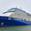 Tàu du lịch Celebrity Solstice với gần 2.700 khách quốc tế đến Hạ Long