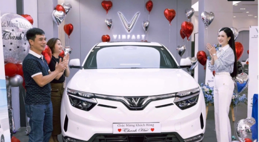 Vingroup hỗ trợ người dùng ‘thu xăng – đổi điện’