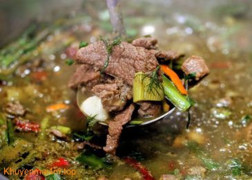 “Lẩu phân bò” – món đặc sản ở Quý Châu (Trung Quốc)