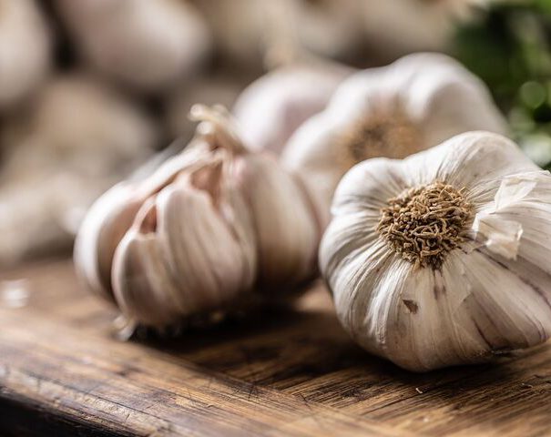 5 lý do nên ăn tỏi thường xuyên để bảo vệ gan và tim mạch