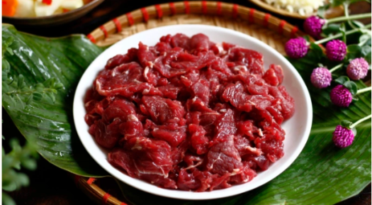 Bác sĩ chỉ cách phân biệt thịt bò thật và thịt giả tẩm hóa chất