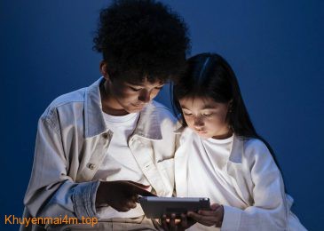 Nguy hiểm tiềm ẩn khi phó thác trẻ em cho AI