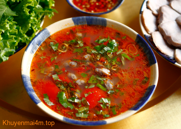 Ăn cơm chan canh hay cơm khô tốt hơn?