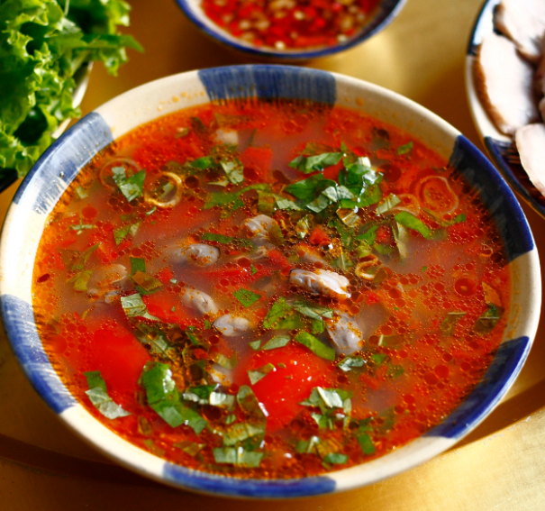 Ăn cơm chan canh hay cơm khô tốt hơn?