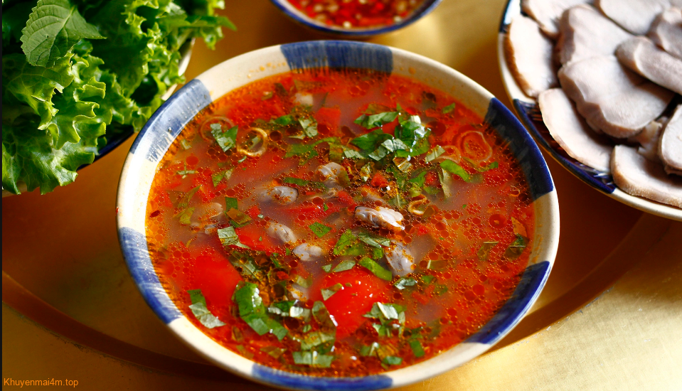 Ăn cơm chan canh hay cơm khô tốt hơn?