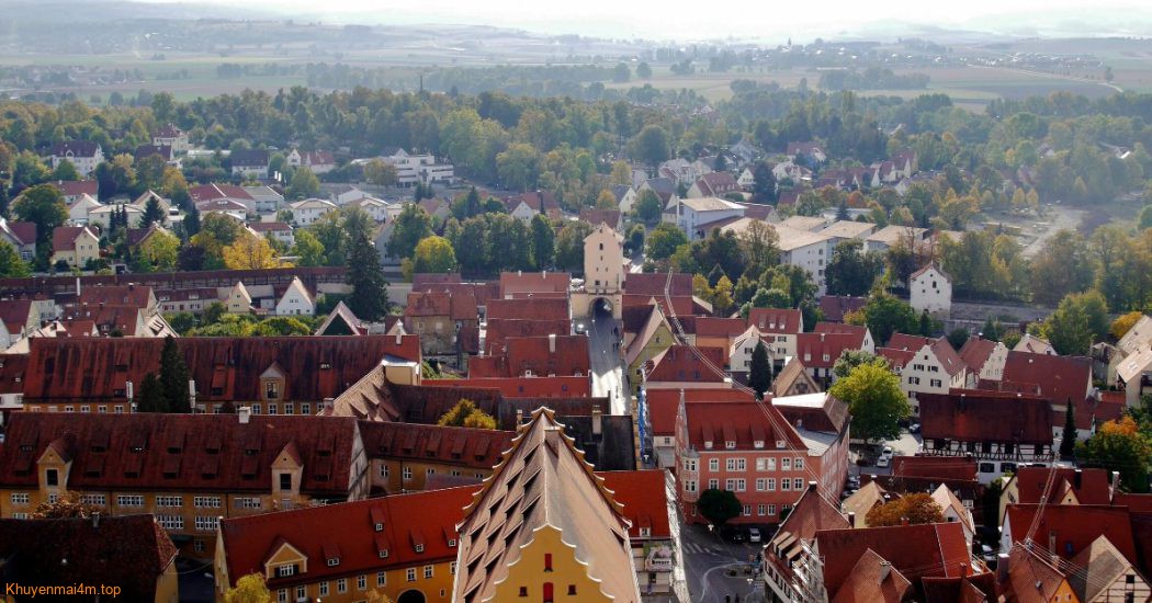 Thị trấn nhỏ Nördlingen “dát” 72.000 tấn kim cương